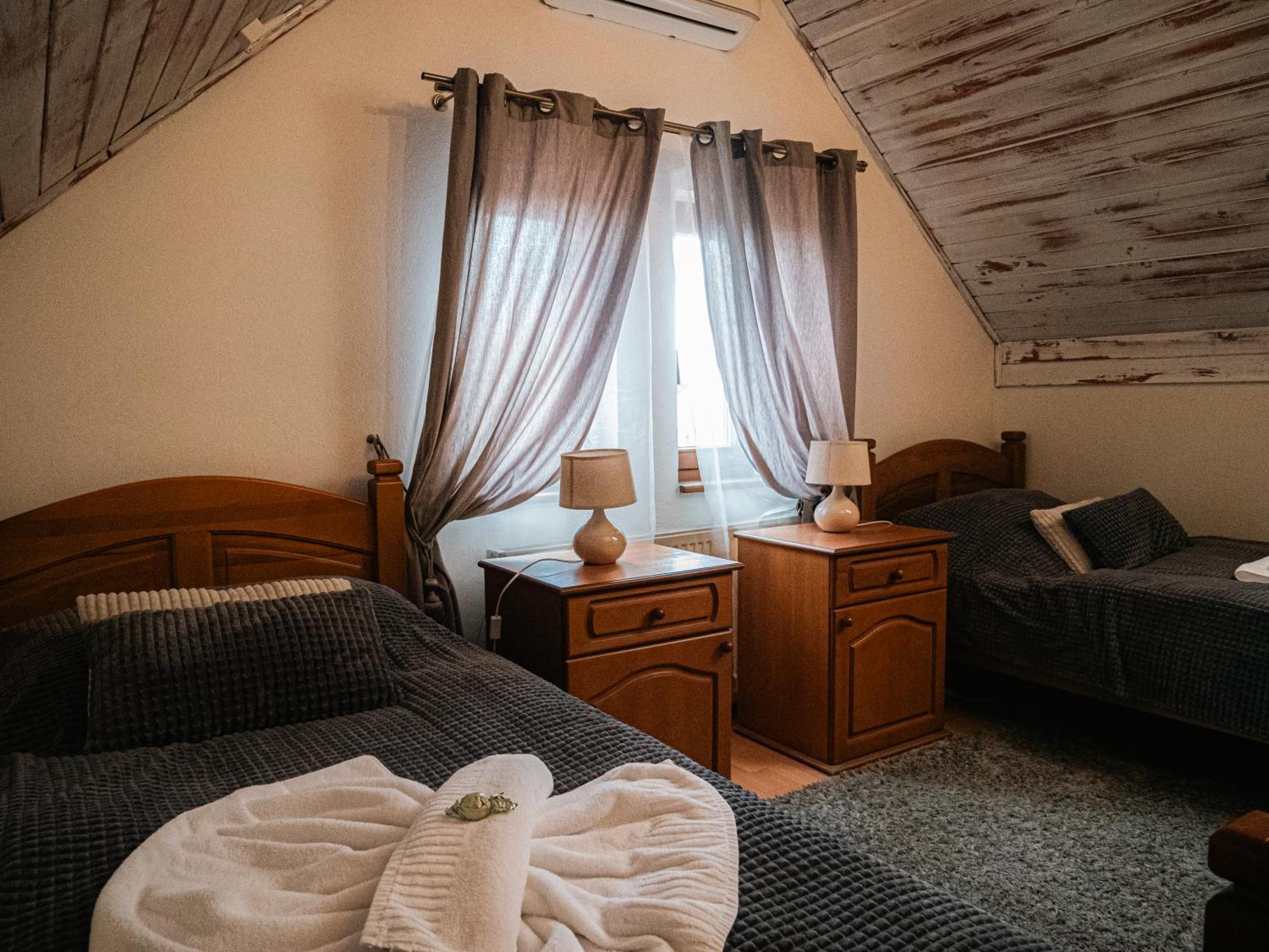 Готель U Krba Нітра Екстер'єр фото